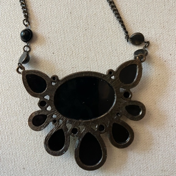 Vintage-Inspired Black Statement Bib Necklace - Picture 3 of 3